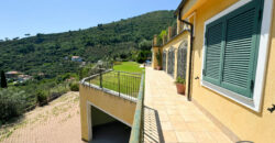 VILLA CON STUPENDA VISTA MARE –  VIA SOLVA – 1 KM DAL MARE – ALASSIO