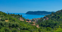 VILLA CON STUPENDA VISTA MARE –  VIA SOLVA – 1 KM DAL MARE – ALASSIO