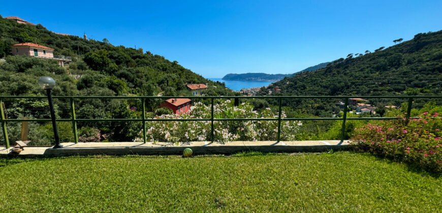 VILLA CON STUPENDA VISTA MARE –  VIA SOLVA – 1 KM DAL MARE – ALASSIO