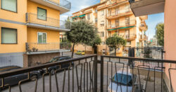 BILOCALE RISTRUTTURATO CON DOPPIO BALCONE –  VIA GIARDINI – 600 m DAL MARE – BORGHETTO SANTO SPIRITO