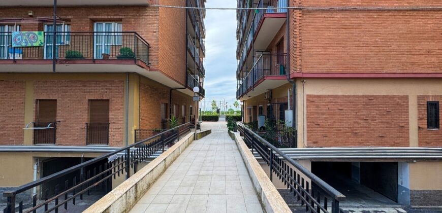 BILOCALE RISTRUTTURATO CON DOPPIO BALCONE – CORSO EUROPA – 50 m DAL MARE – BORGHETTO S.SPIRITO