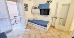 BILOCALE RISTRUTTURATO CON DOPPIO BALCONE – CORSO EUROPA – 50 m DAL MARE – BORGHETTO S.SPIRITO