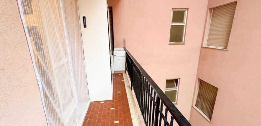 BILOCALE RISTRUTTURATO CON DOPPIO BALCONE – CORSO EUROPA – 50 m DAL MARE – BORGHETTO S.SPIRITO