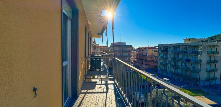 BILOCALE RISTRUTTURATO CON DOPPIO BALCONE –  VIA GIARDINI – 500 m DAL MARE – BORGHETTO SANTO SPIRITO